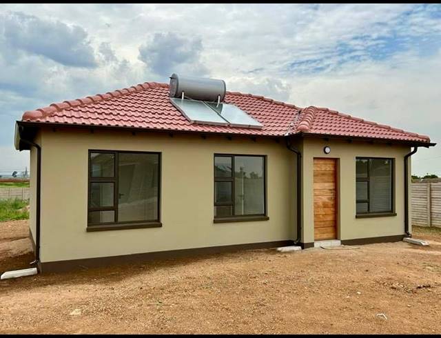 2 BEDROOM HOUSE FOR SALE IN CRYSTAL PARK